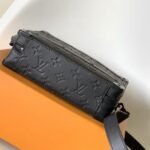 Box Bag Louis Vuitton Monogram Black - Image 5