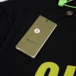 T-shirt Gucci Neon Logo Black - Image 6