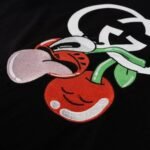 T-shirt Gucci GG Cherry Black - Image 4