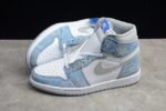 Air Jordan 1 High Hyper Royal - Image 3