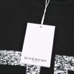 T-Shirt Givenchy - Image 7
