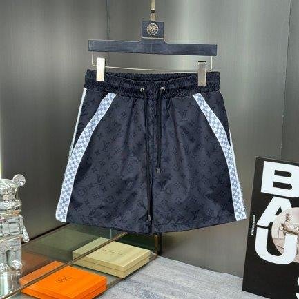 IMG8025 Shorts Louis Vuitton - Image 1