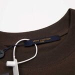 T-shirt Louis Vuitton Brown - Image 4