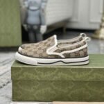 Sneaker Gucci Slip On GG Supreme Monogram - Image 2