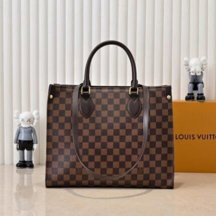 Shoulder Bag Louis Vuitton OnTheGo MM