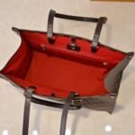 Shoulder Bag Louis Vuitton OnTheGo MM - Image 4