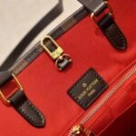 Shoulder Bag Louis Vuitton OnTheGo MM - Image 5