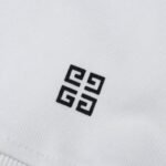 Sweatshirt Givenchy 4G Logo - Image 4