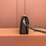 Shoulder Bag Louis Vuitton Métis - Image 5