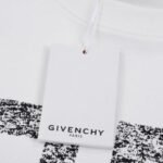 T-Shirt Givenchy - Image 7
