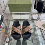 Slides Gucci GG Canvas Black Brown