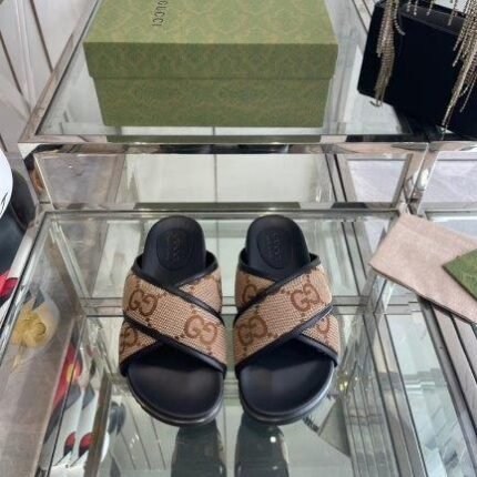 Slides Gucci GG Canvas Black Brown