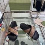 Slides Gucci GG Canvas Black Brown - Image 3