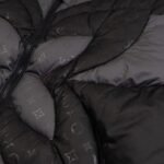 Jacket Puffer Louis Vuitton with Monogram Design - Image 5