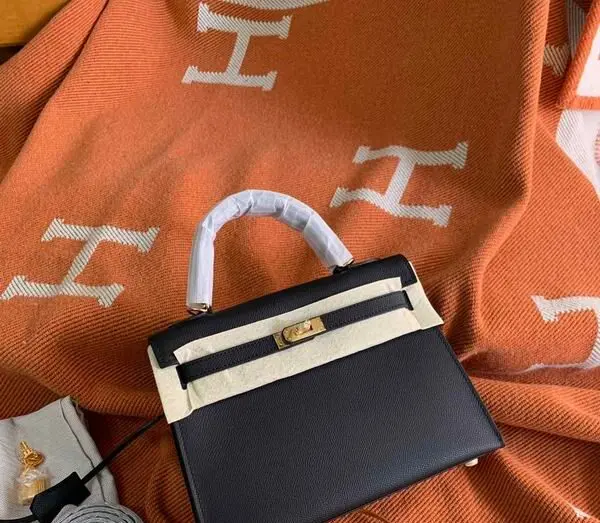 Kelly-epsom-25x28-am-04-2_1353840-e1754210772604 Hermes Kelly Epsom 25cm Bag Leather Black - Image 1